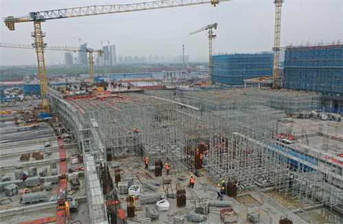 搶抓雨水間隙 建設民生工程